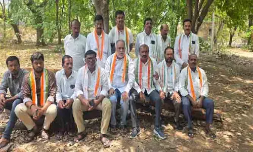 మాజీ ఎమ్మెల్యే పుట్ట మధుపై కాంగ్రెస్ నేతల ఆగ్రహం
