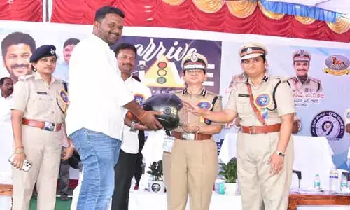 మీ కోసం మీ కుటుంబం ఎదురుచూస్తుంది :  డీజీపీ స్వాతి లక్రా