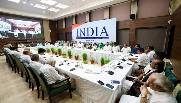 ఆగస్టు 8న హైదరాబాద్లో ఇండియా కూటమి భేటీ ఆగస్టు 8న హైదరాబాద్లో ఇండియా కూటమి భేటీ
