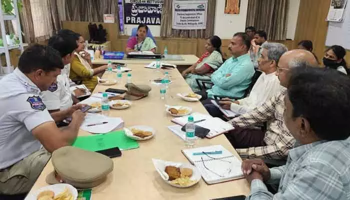 ప్రజలకు ఇబ్బందులు లేకుండా చర్యలు చేపట్టాలి : డిప్యూటీ కమిషనర్ జ్యోతి ప్రజలకు ఇబ్బందులు లేకుండా చర్యలు చేపట్టాలి : డిప్యూటీ కమిషనర్ జ్యోతి