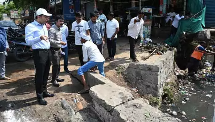 వర్షాకాలం వరదల పట్ల అప్రమత్తంగా ఉండాలి వర్షాకాలం వరదల పట్ల అప్రమత్తంగా ఉండాలి