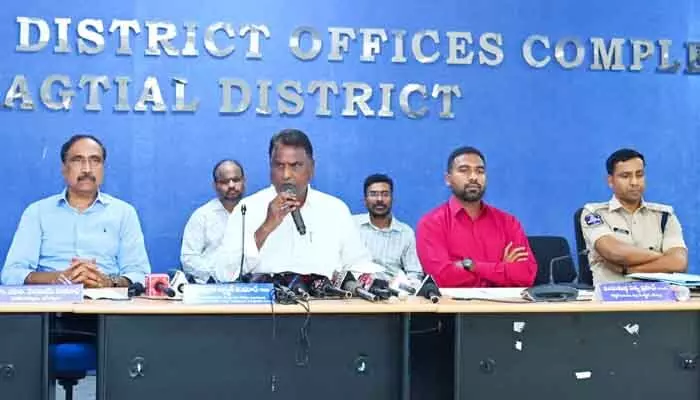 జగిత్యాల జిల్లాలో రికార్డు స్థాయిలో ధాన్యం కొనుగోళ్లు : మంత్రి అడ్లూరి లక్ష్మణ్ కుమార్ జగిత్యాల జిల్లాలో రికార్డు స్థాయిలో ధాన్యం కొనుగోళ్లు : మంత్రి అడ్లూరి లక్ష్మణ్ కుమార్