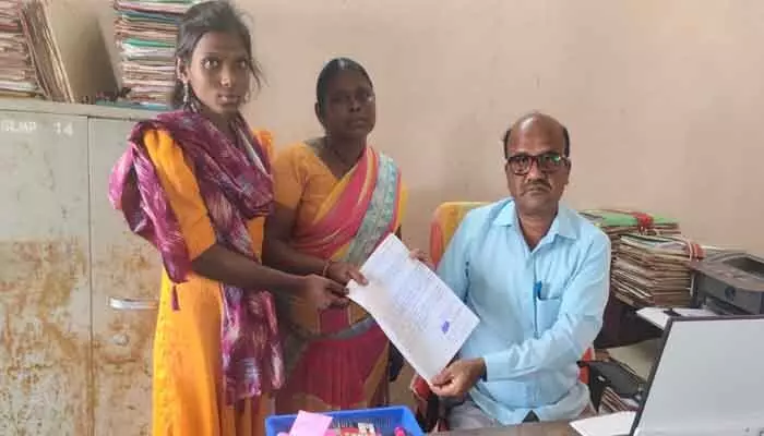 ఉడిమిళ్ల గ్రామంలో మా భూమి మాకు ఇప్పించండి ఉడిమిళ్ల గ్రామంలో మా భూమి మాకు ఇప్పించండి