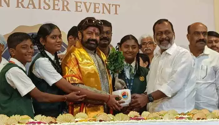 బసవతారకం క్యాన్సర్ ఆస్పత్రికి త్రివేణి విద్యార్థుల నగదు వితరణ బసవతారకం క్యాన్సర్ ఆస్పత్రికి త్రివేణి విద్యార్థుల నగదు వితరణ