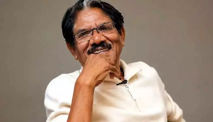 లెజెండరీ దర్శకుడు భారతీ రాజా ఇకలేరు.. తొలిమూవీ ‘పదహారేళ్ల వయసు’తో సెన్సేషనల్ హిట్ లెజెండరీ దర్శకుడు భారతీ రాజా ఇకలేరు.. తొలిమూవీ ‘పదహారేళ్ల వయసు’తో సెన్సేషనల్ హిట్