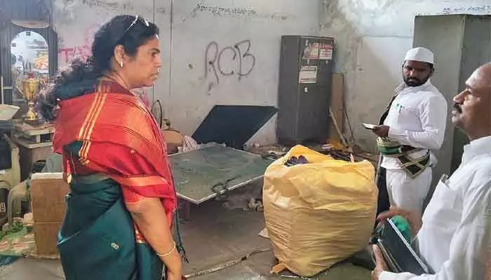 పదేళ్లుగా మూతపడిన బడికి పూర్వవైభవం : జిల్లా కలెక్టర్ కె. హరిత పదేళ్లుగా మూతపడిన బడికి పూర్వవైభవం : జిల్లా కలెక్టర్ కె. హరిత