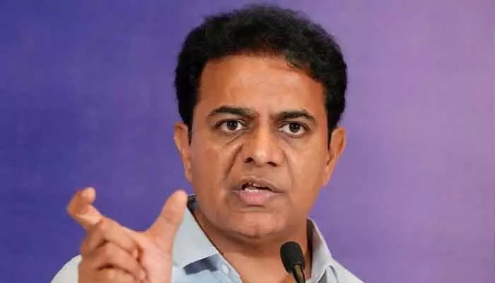 తొలి వర్షానికే చేతులెత్తేసిన సర్కార్: మాజీ మంత్రి కేటీఆర్ ఫైర్ తొలి వర్షానికే చేతులెత్తేసిన సర్కార్: మాజీ మంత్రి కేటీఆర్ ఫైర్