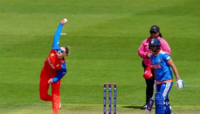 Womens T20 World Cup : రిచా ఘోష్ ఒంటరి పోరాటం వృథా.. ఇంగ్లాండ్ చేతిలో భారత్ ఓటమి Womens T20 World Cup : రిచా ఘోష్ ఒంటరి పోరాటం వృథా.. ఇంగ్లాండ్ చేతిలో భారత్ ఓటమి