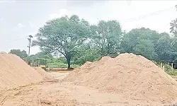నాలుగు శాఖల సమన్వయ లోపం.. పేదవాడికి శాపం నాలుగు శాఖల సమన్వయ లోపం.. పేదవాడికి శాపం
