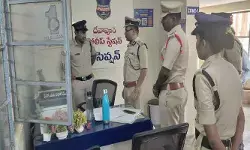 దేవాపూర్ పోలీస్ స్టేషన్ను ఆకస్మికంగా తనిఖీ చేసిన రామగుండం సీపీ దేవాపూర్ పోలీస్ స్టేషన్ను ఆకస్మికంగా తనిఖీ చేసిన రామగుండం సీపీ