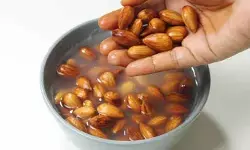 బాదంను ఎందుకని రాత్రిపూట నానబెట్టే తినాలంటారు? బాదంను ఎందుకని రాత్రిపూట నానబెట్టే తినాలంటారు?