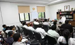 ఎఫ్-లైన్ పెండింగ్ దరఖాస్తుల పరిష్కారంపై ప్రత్యేక దృష్టి సారించాలి ఎఫ్-లైన్ పెండింగ్ దరఖాస్తుల పరిష్కారంపై ప్రత్యేక దృష్టి సారించాలి