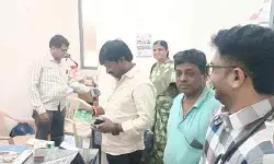 పీహెచ్సీలో డీఎంహెచ్ఓ ఆకస్మిక తనిఖీ.. వైద్య సేవల మెరుగుదల పై సూచనలు పీహెచ్సీలో డీఎంహెచ్ఓ ఆకస్మిక తనిఖీ.. వైద్య సేవల మెరుగుదల పై సూచనలు