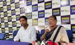 నమ్మిన బంధువులే నట్టేట ముంచారు.. వృద్ధురాలు తీవ్ర ఆవేదన నమ్మిన బంధువులే నట్టేట ముంచారు.. వృద్ధురాలు తీవ్ర ఆవేదన