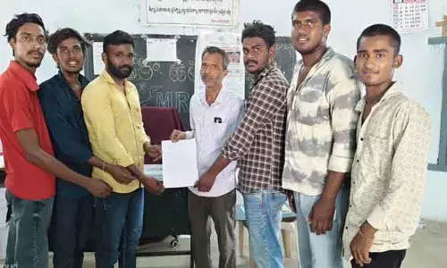 ప్రైవేట్ కార్పొరేట్ విద్యాసంస్థల్లో ఫీజుల దోపిడీని అరికట్టాలి : ఏఐఎస్ఎఫ్