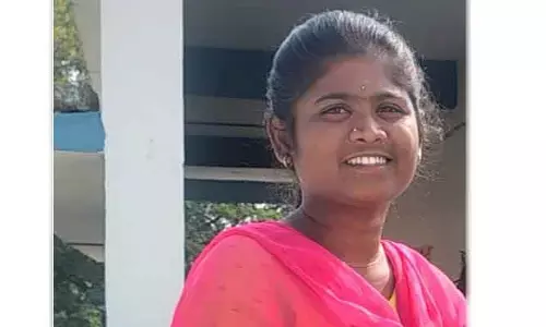 ఉరేసుకొని యువతి ఆత్మహత్య