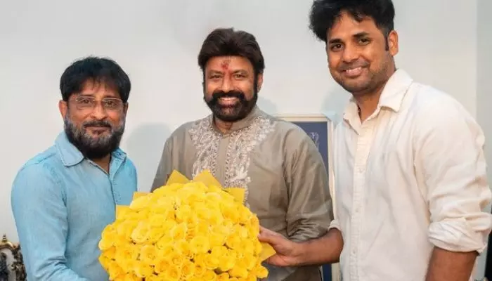 బాలయ్య - వివేక్ ఆత్రేయ కాంబో మూవీ క్యాన్సల్ కాలేదు.. అసలు కథ ఇదే బాలయ్య - వివేక్ ఆత్రేయ కాంబో మూవీ క్యాన్సల్ కాలేదు.. అసలు కథ ఇదే