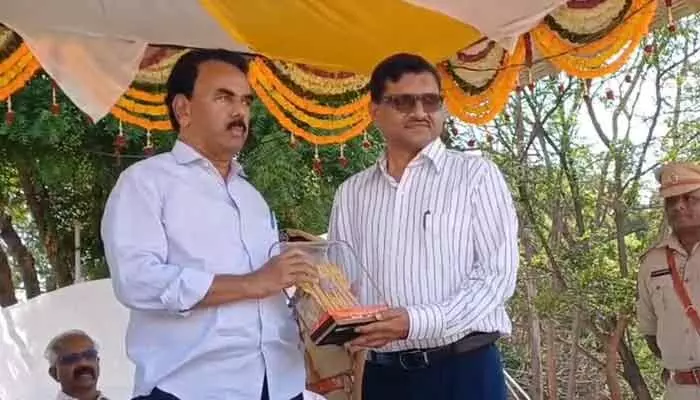 డ్రగ్స్, గంజాయి నిర్మూలనలో రాజీపడొద్దు : మంత్రి జూపల్లి కృష్ణారావు డ్రగ్స్, గంజాయి నిర్మూలనలో రాజీపడొద్దు : మంత్రి జూపల్లి కృష్ణారావు