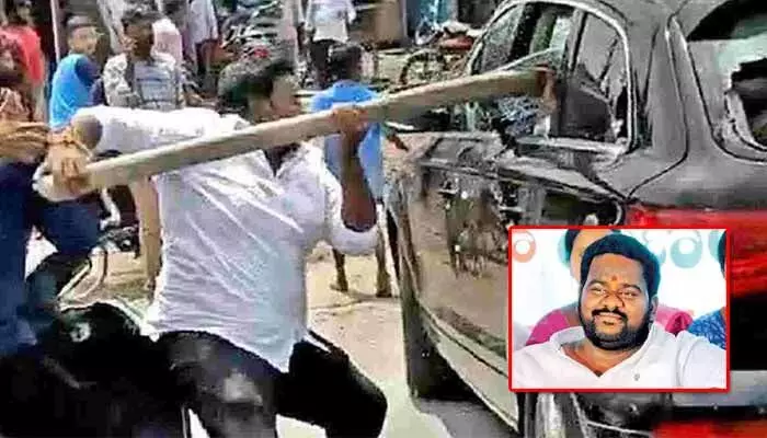 ఇళ్ల పట్టాల పేరుతో మోసం: వైసీపీ నేత తురకా కిషోర్పై కేసు నమోదు ఇళ్ల పట్టాల పేరుతో మోసం: వైసీపీ నేత తురకా కిషోర్పై కేసు నమోదు