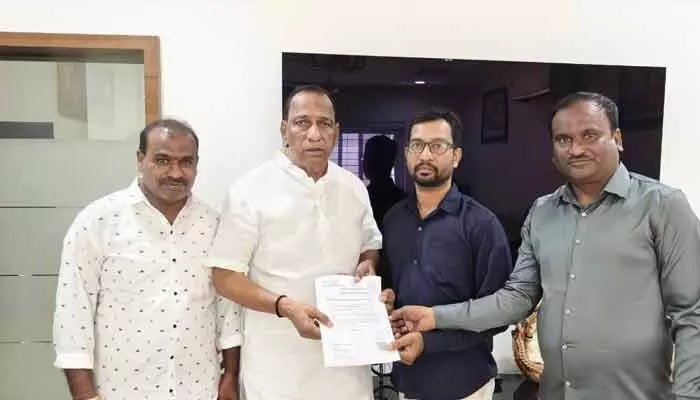 సీఎం సహాయ నిధులు సద్వినియోగం చేసుకోవాలి : ఎమ్మెల్యే మల్లారెడ్డి సీఎం సహాయ నిధులు సద్వినియోగం చేసుకోవాలి : ఎమ్మెల్యే మల్లారెడ్డి