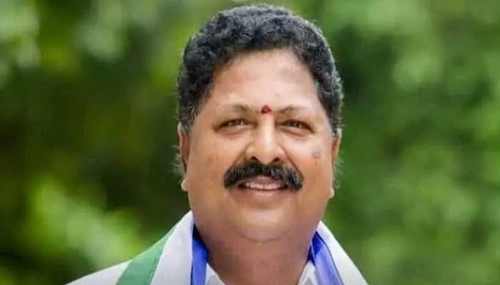నన్ను ఈడీ అరెస్ట్ చేయలేదు.. అదంతా అవాస్తవం: మాజీ మంత్రి కారుమూరి నన్ను ఈడీ అరెస్ట్ చేయలేదు.. అదంతా అవాస్తవం: మాజీ మంత్రి కారుమూరి