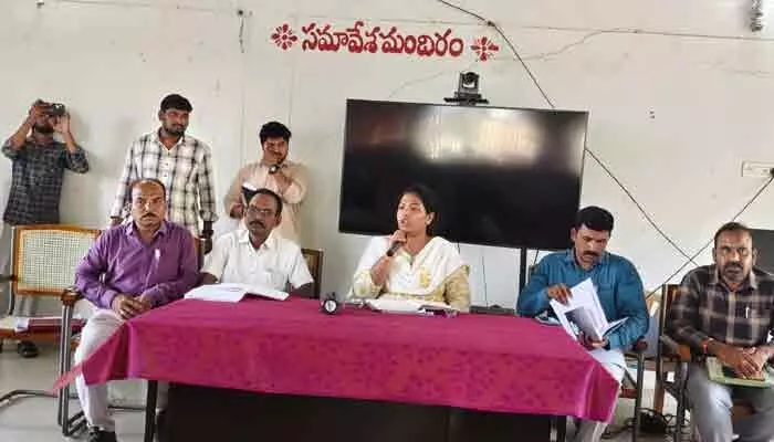 బీఎల్ఓలు బాధ్యతతో పని చేయాలి: జిల్లా అదనపు కలెక్టర్ బీఎల్ఓలు బాధ్యతతో పని చేయాలి: జిల్లా అదనపు కలెక్టర్