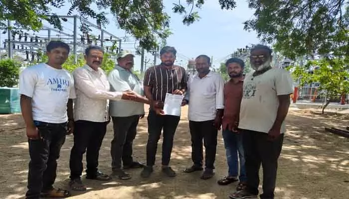 వ్యవసాయానికి నిరంతర విద్యుత్ సరఫరా చేయాలి వ్యవసాయానికి నిరంతర విద్యుత్ సరఫరా చేయాలి
