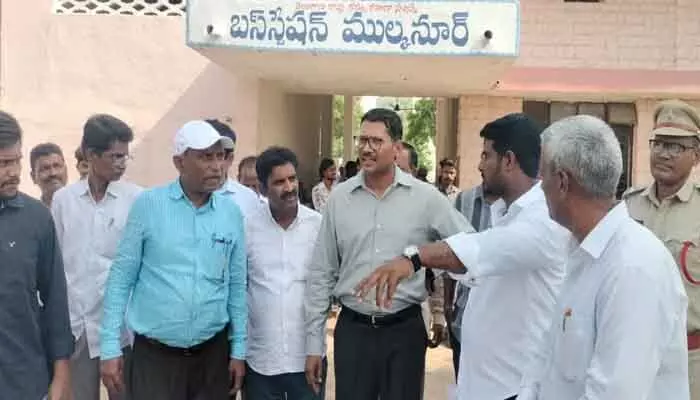 ముల్కనూర్ బస్టాండ్కు కొత్త రూపు ముల్కనూర్ బస్టాండ్కు కొత్త రూపు