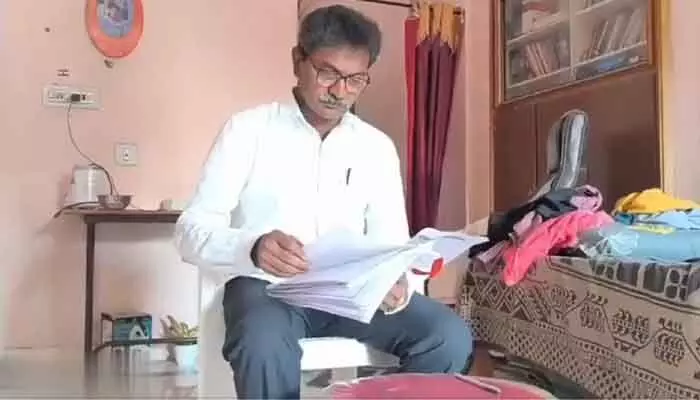 మాజీ మావోయిస్ట్ అగ్రనేత దేవ్జీ సంచలనం.. 614 మార్కులతో ఇంటర్ పాస్ మాజీ మావోయిస్ట్ అగ్రనేత దేవ్జీ సంచలనం.. 614 మార్కులతో ఇంటర్ పాస్