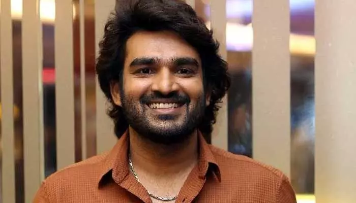 డైరెక్టర్గా మారిపోయిన హీరో కిరణ్ అబ్బవరం డైరెక్టర్గా మారిపోయిన హీరో కిరణ్ అబ్బవరం