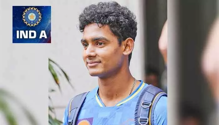 లక్కీచాన్స్ కొట్టేసిన గుంటూరు యువకుడు.. భారత్-Aకు షేక్ రషీద్ ఎంపిక లక్కీచాన్స్ కొట్టేసిన గుంటూరు యువకుడు.. భారత్-Aకు షేక్ రషీద్ ఎంపిక