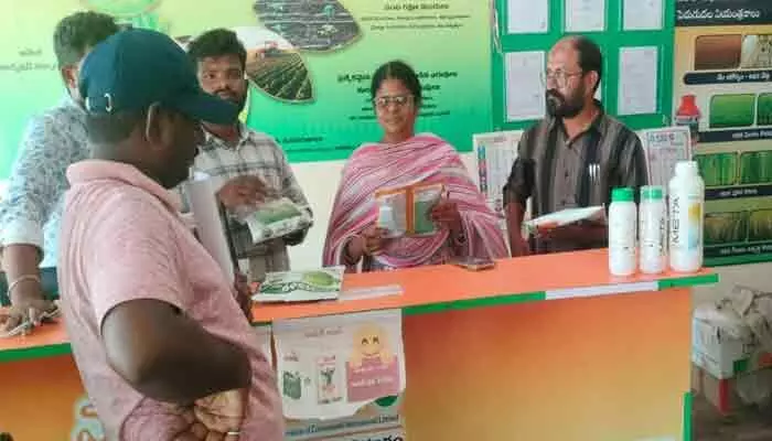 నకిలీ విత్తనాలు విక్రయిస్తే చర్యలు తప్పవు: ఏడీఏ కరుణశ్రీ నకిలీ విత్తనాలు విక్రయిస్తే చర్యలు తప్పవు: ఏడీఏ కరుణశ్రీ