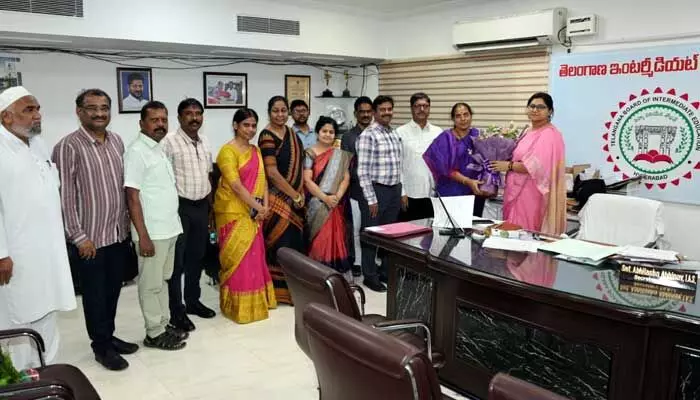 ఇంటర్ సప్లిమెంటరీ ఫలితాల్లో బాలికలదే హవా.. మార్కులపై సందేహమా? రీకౌంటింగ్కు ఛాన్స్ ఇంటర్ సప్లిమెంటరీ ఫలితాల్లో బాలికలదే హవా.. మార్కులపై సందేహమా? రీకౌంటింగ్కు ఛాన్స్