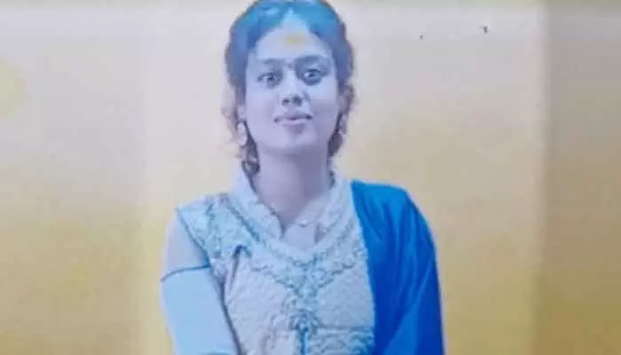 పోచారం పీఎస్ పరిధిలో యువతి అదృశ్యం.. పోచారం పీఎస్ పరిధిలో యువతి అదృశ్యం..
