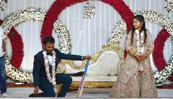 Peddi: చికిరి చికిరి పాటకు పెళ్లి కొడుకు మాస్ స్టెప్పులు Peddi: చికిరి చికిరి పాటకు పెళ్లి కొడుకు మాస్ స్టెప్పులు