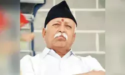మోహన్ భాగవత్ ప్రయాణిస్తున్న రైలుపై రాళ్ల దాడి.. సురక్షితంగా బయటపడిన RSS చీఫ్ మోహన్ భాగవత్ ప్రయాణిస్తున్న రైలుపై రాళ్ల దాడి.. సురక్షితంగా బయటపడిన RSS చీఫ్