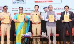 ప్రతి బ్యాంకు ఉద్యోగి సైబర్ నేరాల పట్ల అవగాహన కలిగి ఉండాలి: సీపీ సజ్జనార్ ప్రతి బ్యాంకు ఉద్యోగి సైబర్ నేరాల పట్ల అవగాహన కలిగి ఉండాలి: సీపీ సజ్జనార్