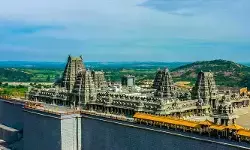 యాదగిరిగుట్ట లక్ష్మీ నరసింహ ఆలయంలో ఈదురు గాలుల బీభత్సం