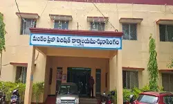 స.హ. చట్టానికి అధికారుల తూట్లు..?! స.హ. చట్టానికి అధికారుల తూట్లు..?!