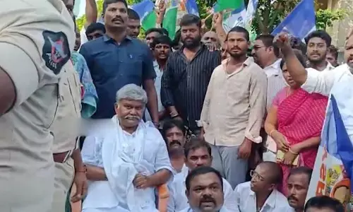 తాడిపత్రిలో తీవ్ర ఉద్రిక్తత.. మాజీ ఎమ్మెల్యే కేతిరెడ్డి పెద్దారెడ్డి అరెస్ట్