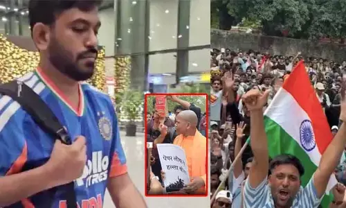 లక్నోలో కాక్రోచ్ జనతా పార్టీ భారీ ధర్నా.. హైలైట్‌గా నిలిచిన ‘UP CM యోగి’ ఎంట్రీ!