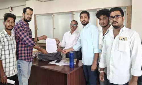 విద్యార్థుల భవిష్యత్తుతో చెలగాటం ఆడొద్దు :  బీఆర్ఎస్వీ రాష్ట్ర నాయకులు కంచర్ల రవిగౌడ్