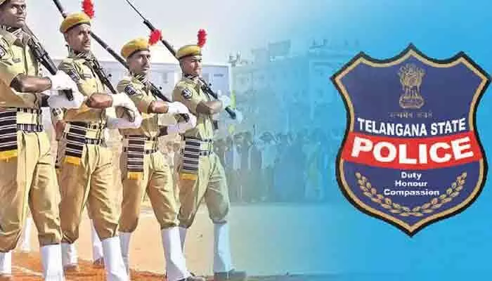 TG: కానిస్టేబుల్ పోస్టులు 20 వేలకు పెంచాల్సిందే.. హైదరాబాద్లో అభ్యర్థుల భారీ ధర్నా TG: కానిస్టేబుల్ పోస్టులు 20 వేలకు పెంచాల్సిందే.. హైదరాబాద్లో అభ్యర్థుల భారీ ధర్నా