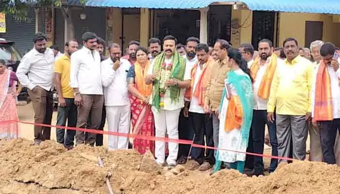 నూతన బ్రిడ్జి నిర్మాణానికి శంకుస్థాపన నూతన బ్రిడ్జి నిర్మాణానికి శంకుస్థాపన