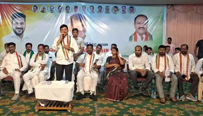 ఓట్ల వేటలో ‘కేంద్రం’ దొంగదారి: మంత్రి పొంగులేటి ఓట్ల వేటలో ‘కేంద్రం’ దొంగదారి: మంత్రి పొంగులేటి