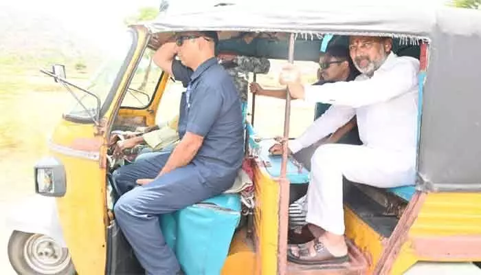 ప్రజాక్షేత్రంలో కేంద్ర మంత్రి బండి సంజయ్.. ప్రజాక్షేత్రంలో కేంద్ర మంత్రి బండి సంజయ్..