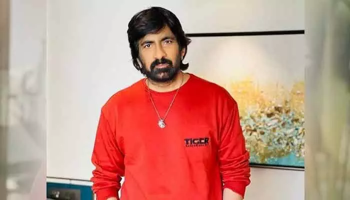 హిట్ కోసం ట్రాన్స్జెండర్ పాత్రలో రవితేజ.. చర్చనీయాంశంగా మారిన పోస్ట్! హిట్ కోసం ట్రాన్స్జెండర్ పాత్రలో రవితేజ.. చర్చనీయాంశంగా మారిన పోస్ట్!