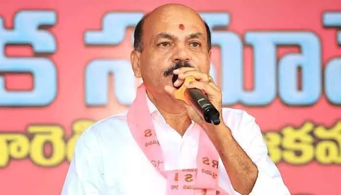 జగ్గారెడ్డి దమ్ముంటే ఇంటి దొంగ పేరు బయటపెట్టు జగ్గారెడ్డి దమ్ముంటే ఇంటి దొంగ పేరు బయటపెట్టు