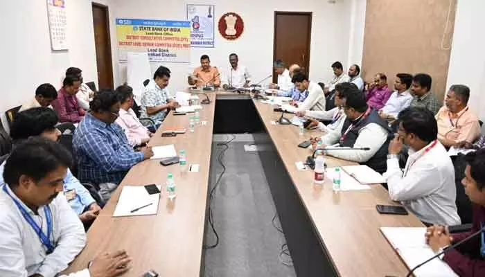 అభివృద్ధి పనులకు భూసేకరణలను త్వరగా పూర్తి చేయాలి అభివృద్ధి పనులకు భూసేకరణలను త్వరగా పూర్తి చేయాలి