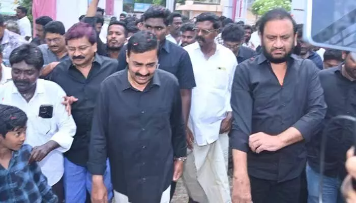 ప్రతి చోటా పోటీ చేస్తాం: నల్లపురెడ్డి ప్రసన్నకుమార్ రెడ్డి ప్రతి చోటా పోటీ చేస్తాం: నల్లపురెడ్డి ప్రసన్నకుమార్ రెడ్డి